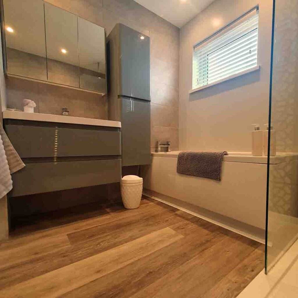 Bath in Main bathroom at Potts House Hornsea