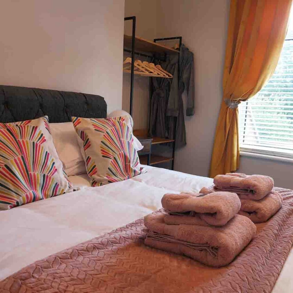 Holiday let Hornsea Potts House front bedroom