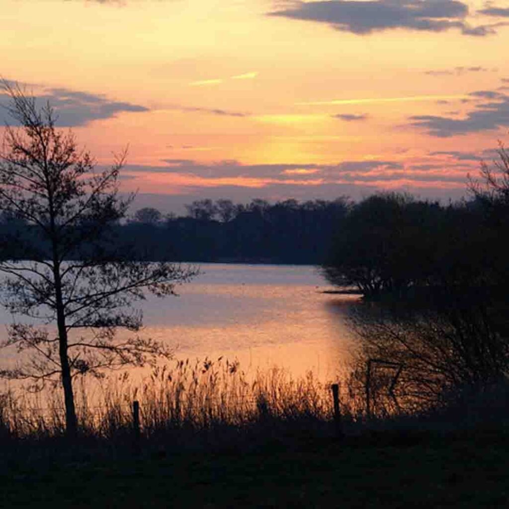 Hornsea mere sun set 2