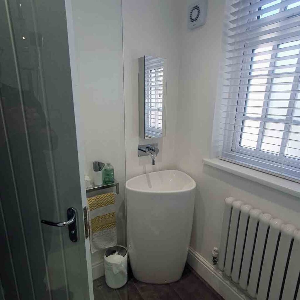 ground floor bathroom Holly cottage welton
